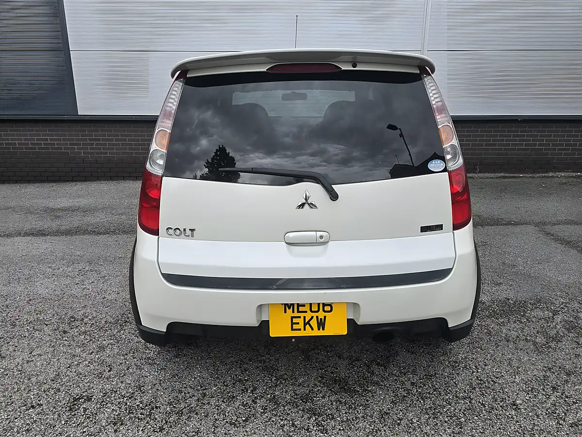 Used 2006 Mitsubishi Colt Version R White - Interior and Exterior details 7