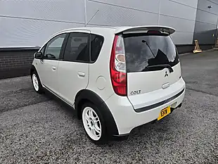 Used 2006 Mitsubishi Colt Version R White - Interior and Exterior details 9
