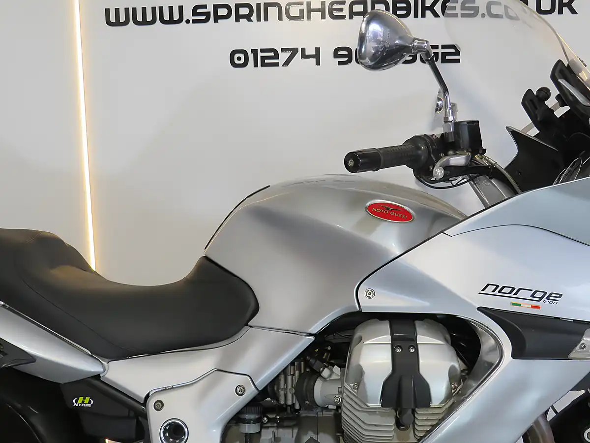 Used 2006 Moto Guzzi Norge Silver - Interior and Exterior details 12