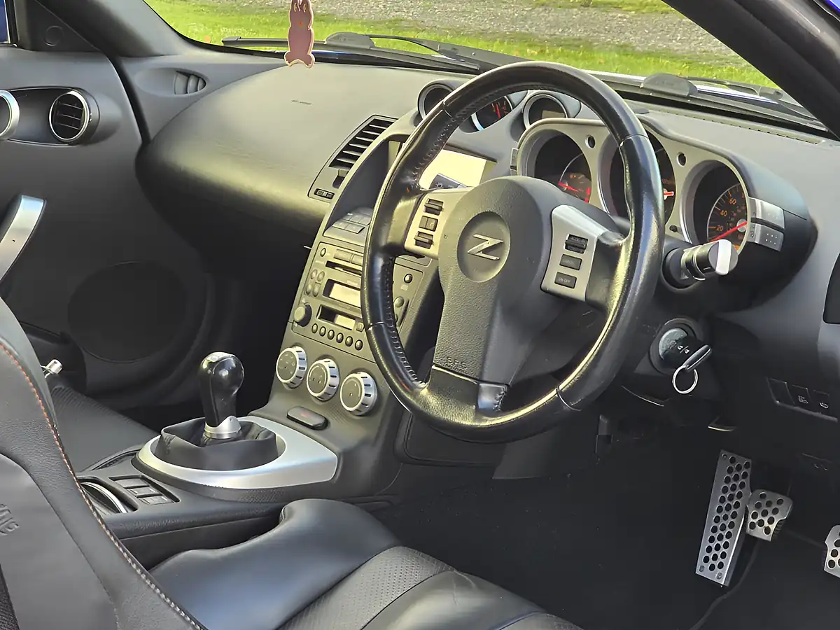 Used 2006 Nissan 350Z GT Blue - Interior and Exterior details 16