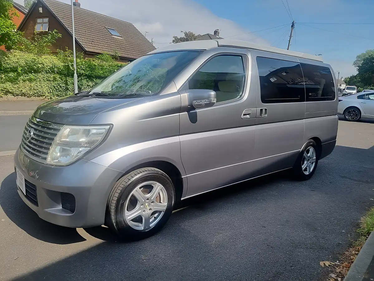 Used 2006 Nissan Elgrand Camper Silver - Interior and Exterior details 2