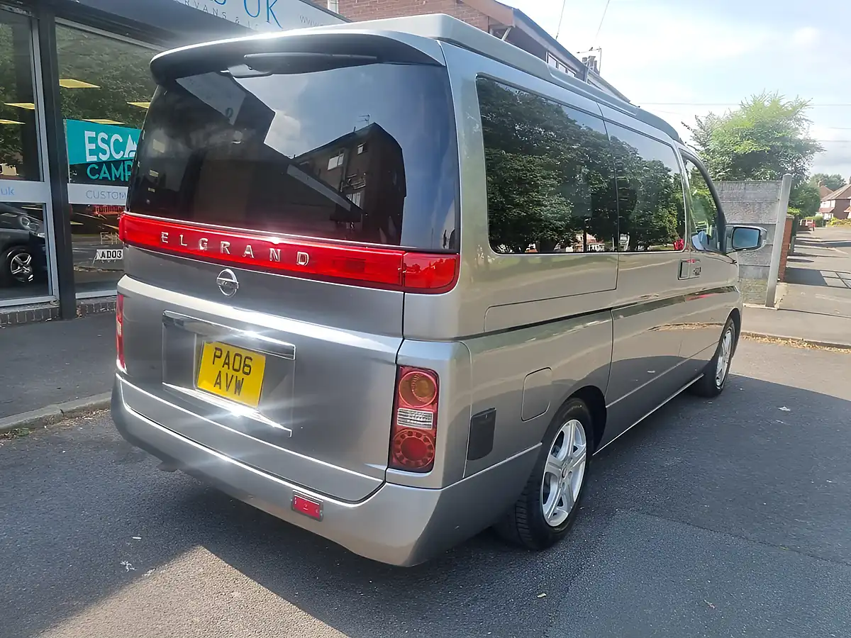 Used 2006 Nissan Elgrand Camper Silver - Interior and Exterior details 5
