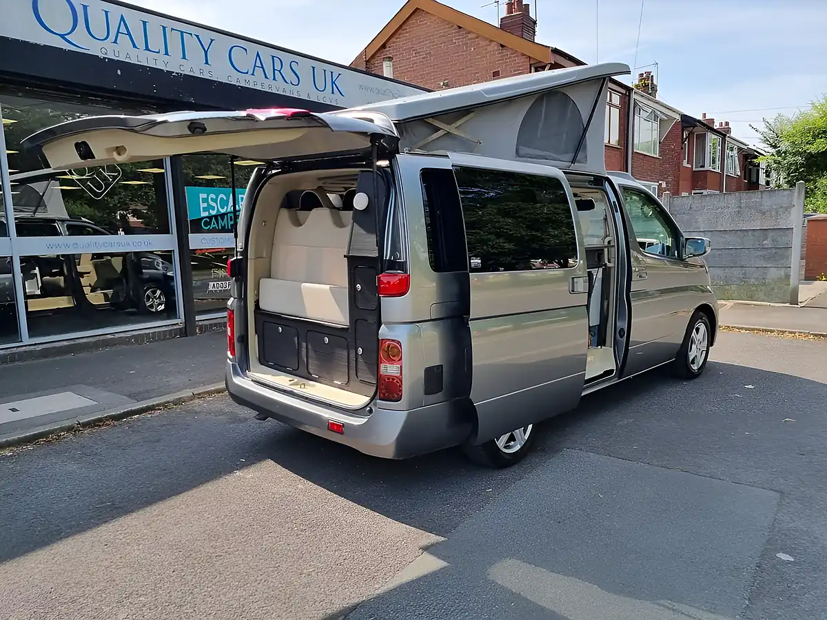 Used 2006 Nissan Elgrand Camper Silver - Interior and Exterior details 7