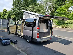 Used 2006 Nissan Elgrand Camper Silver - Interior and Exterior details 9