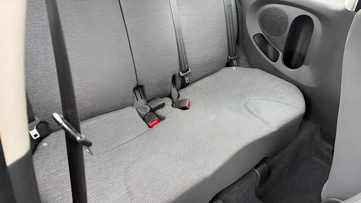 Used 2006 Nissan Micra Initia Blue - Interior and Exterior details 16