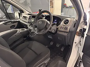 Used 2006 Nissan NV300 Tekna L1H2 White - Interior and Exterior details 10