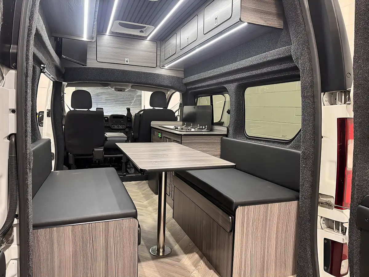 Used 2006 Nissan NV300 Tekna L1H2 White - Interior and Exterior details 13