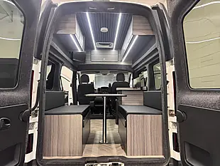 Used 2006 Nissan NV300 Tekna L1H2 White - Interior and Exterior details 7