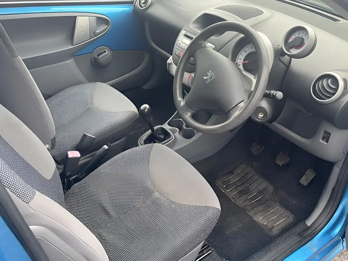 Used 2006 Peugeot 107 Urban Blue - Interior and Exterior details 10