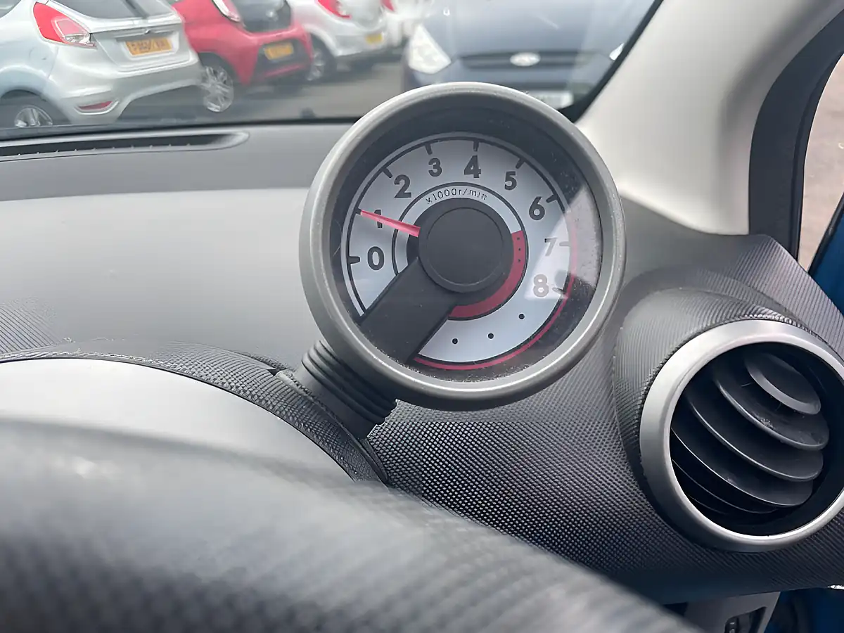 Used 2006 Peugeot 107 Urban Blue - Interior and Exterior details 15
