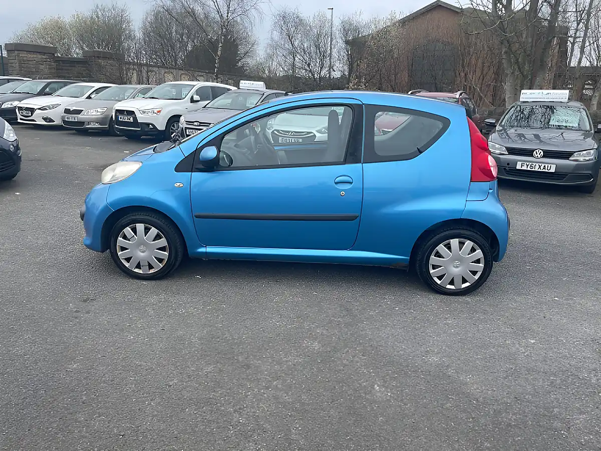 Used 2006 Peugeot 107 Urban Blue - Interior and Exterior details 5