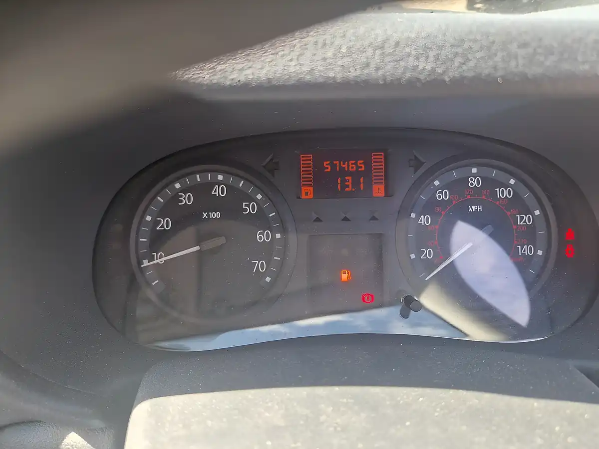 Used 2006 Renault Clio Campus 3dr Silver - Interior and Exterior details 12