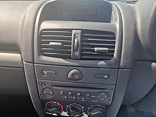 Used 2006 Renault Clio Campus 3dr Silver - Interior and Exterior details 13