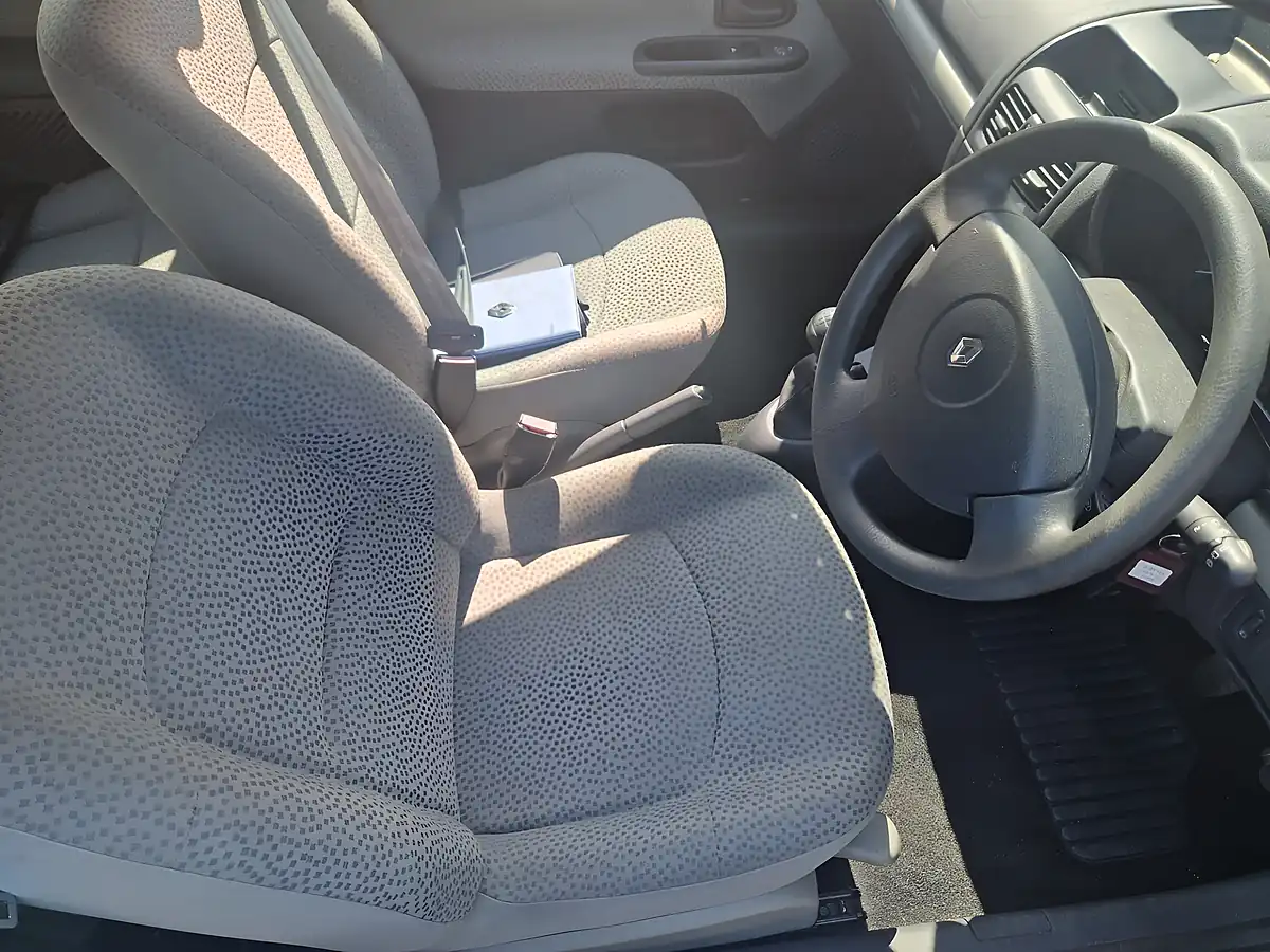 Used 2006 Renault Clio Campus 3dr Silver - Interior and Exterior details 14