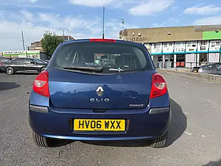 Used 2006 Renault Clio Dynamique Blue - Interior and Exterior details 12