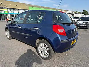 Used 2006 Renault Clio Dynamique Blue - Interior and Exterior details 13