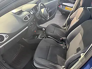 Used 2006 Renault Clio Dynamique Blue - Interior and Exterior details 8
