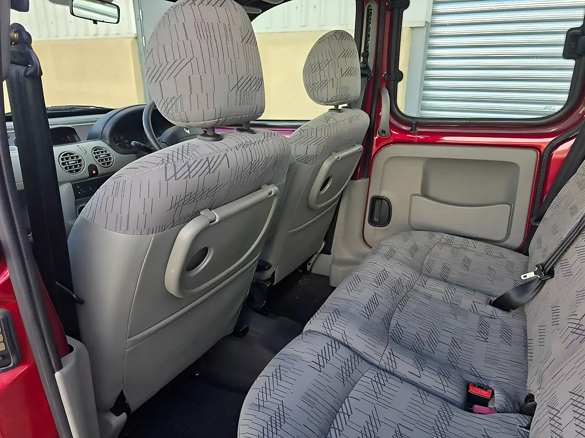 Used 2006 Renault Kangoo Expression Red - Interior and Exterior details 12