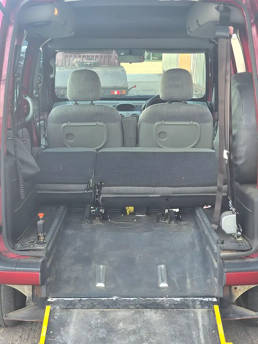Used 2006 Renault Kangoo Expression Red - Interior and Exterior details 17