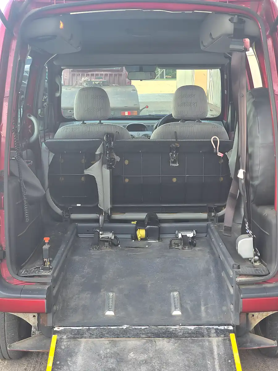 Used 2006 Renault Kangoo Expression Red - Interior and Exterior details 20