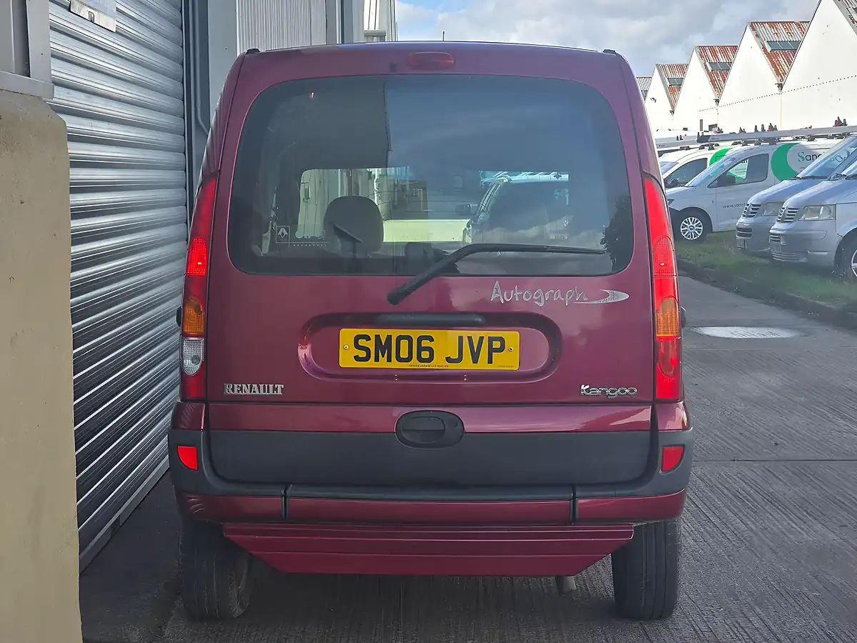 Used 2006 Renault Kangoo Expression Red - Interior and Exterior details 7