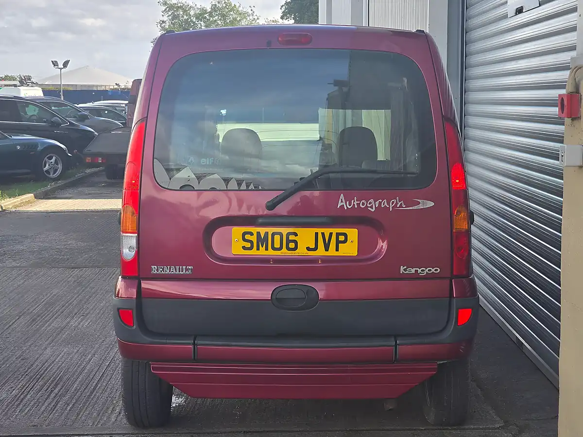 Used 2006 Renault Kangoo Expression Red - Interior and Exterior details 8