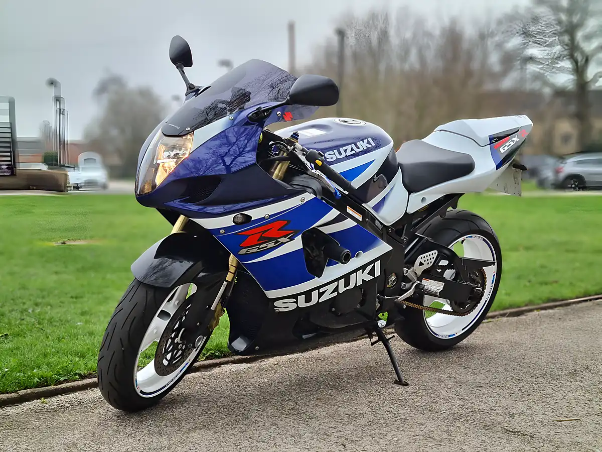 Used 2006 Suzuki GSX-R1000 K4 Blue - Interior and Exterior details 9