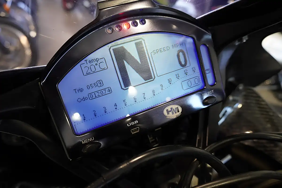 Used 2006 Suzuki GSX-R1000 K6 Grey Metallic - Interior and Exterior details 11