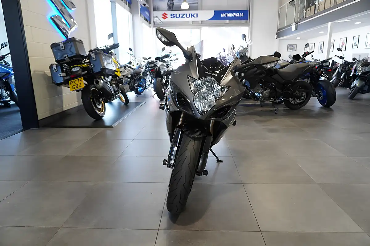 Used 2006 Suzuki GSX-R1000 K6 Grey Metallic - Interior and Exterior details 3