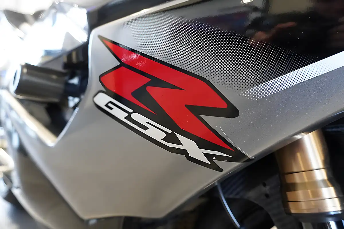 Used 2006 Suzuki GSX-R1000 K6 Grey Metallic - Interior and Exterior details 8