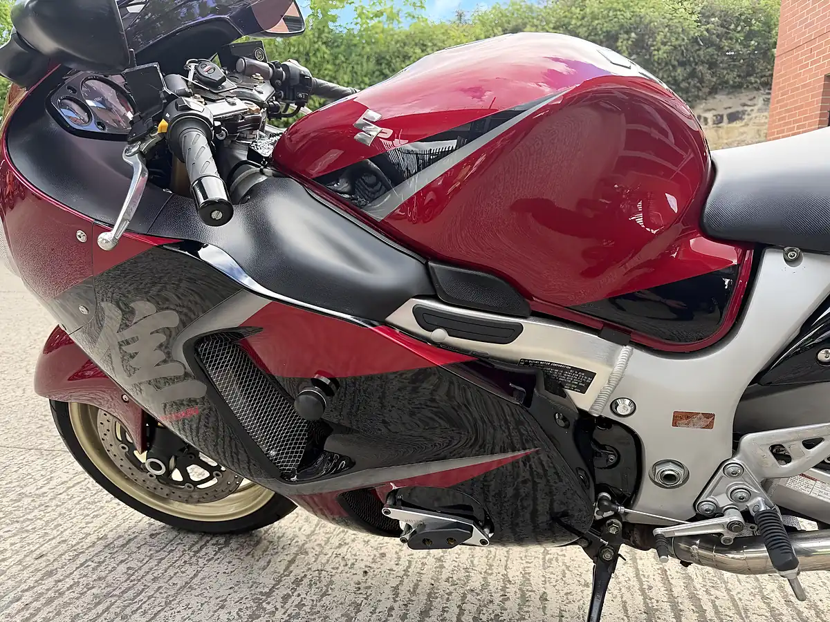 Used 2006 Suzuki GSX1300R Hayabusa 1300 Black - Interior and Exterior details 11