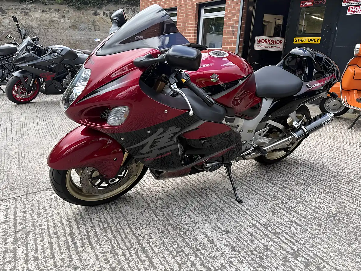 Used 2006 Suzuki GSX1300R Hayabusa 1300 Black - Interior and Exterior details 6