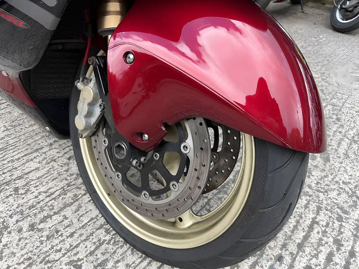 Used 2006 Suzuki GSX1300R Hayabusa 1300 Black - Interior and Exterior details 7