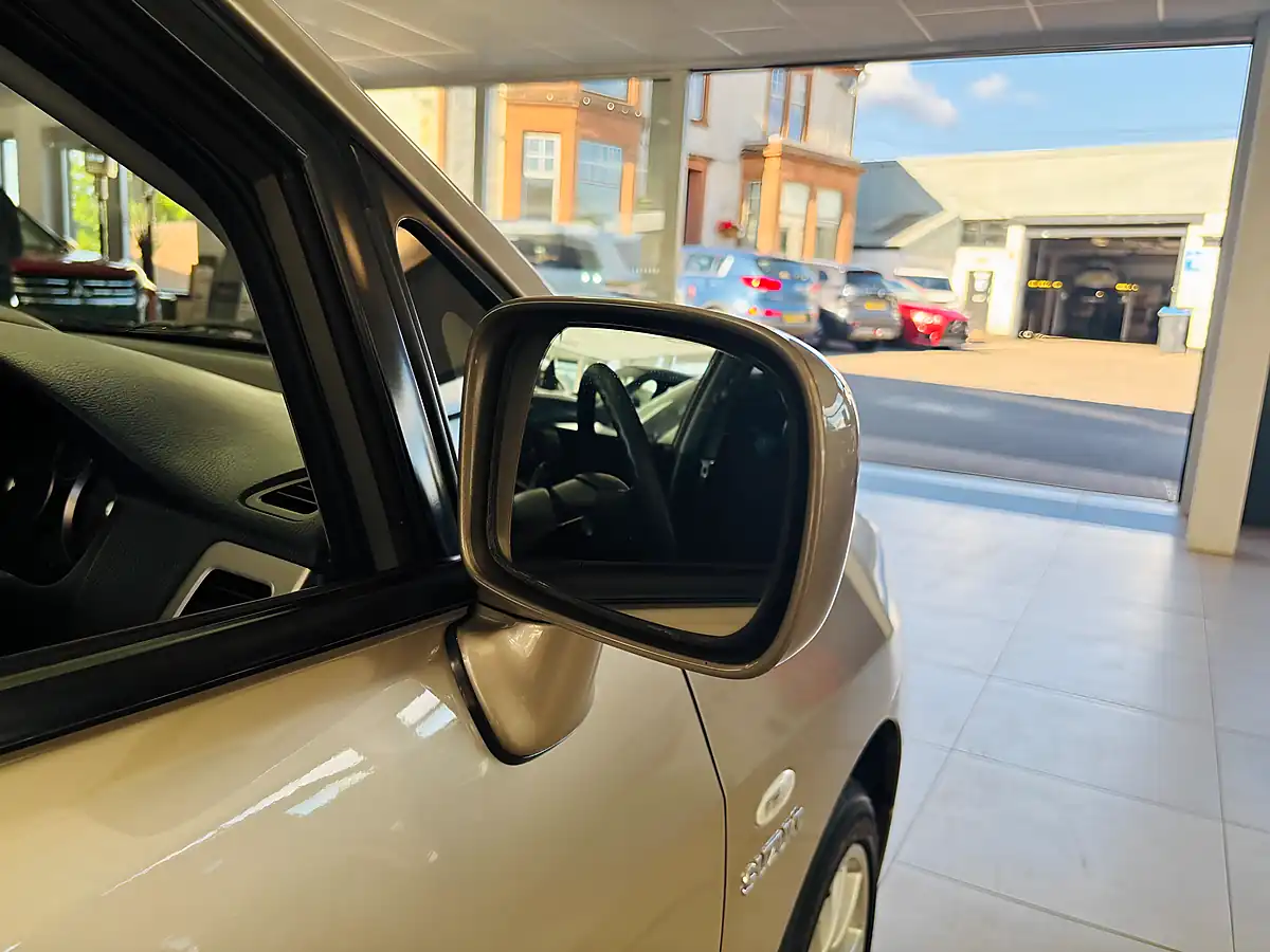 Used 2006 Suzuki Liana Gl Beige - Interior and Exterior details 9