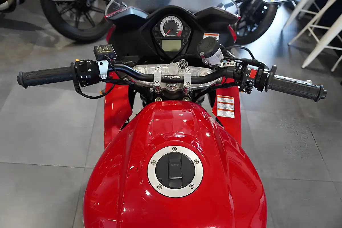 Used 2006 Suzuki SV650S Sv Red - Interior and Exterior details 7