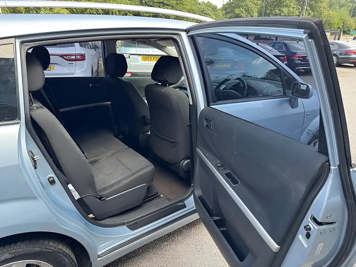 Used 2006 Toyota Corolla Verso T Spirit Blue - Interior and Exterior details 11