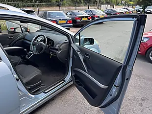 Used 2006 Toyota Corolla Verso T Spirit Blue - Interior and Exterior details 8