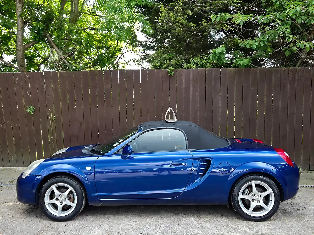 Used 2006 Toyota MR2 Roadster TF300 Blue - Interior and Exterior details 4