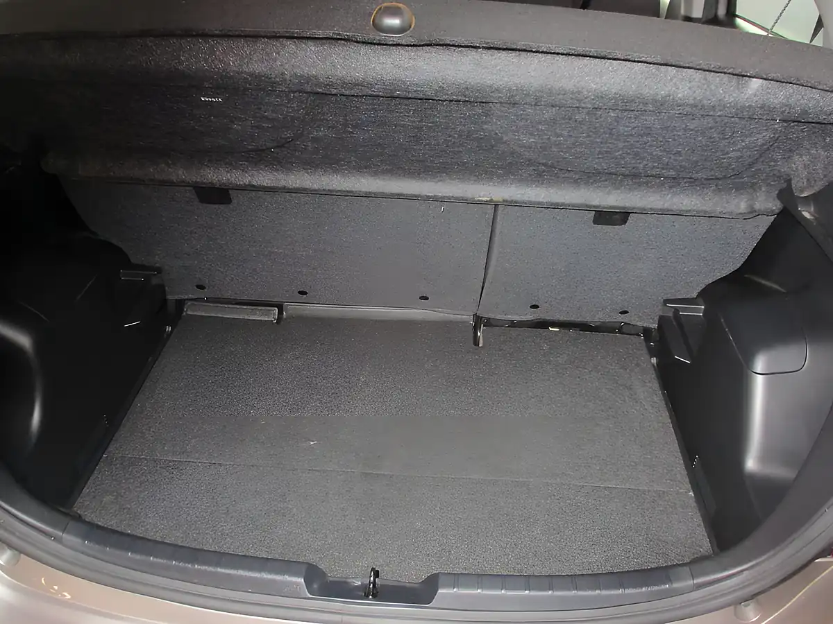 Used 2006 Toyota Yaris Icon Bronze - Interior and Exterior details 10