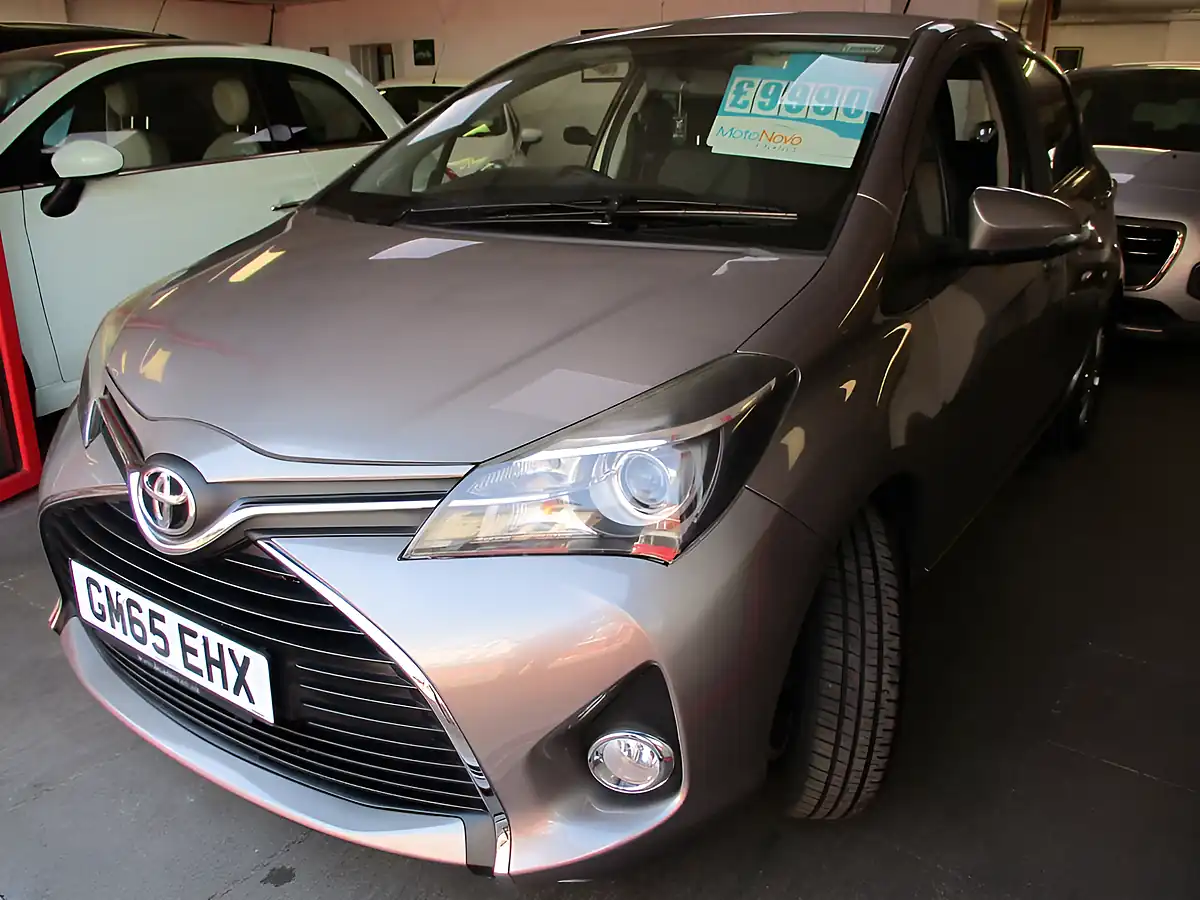 Used 2006 Toyota Yaris Icon Bronze - Interior and Exterior details 3