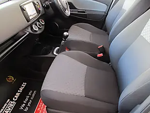 Used 2006 Toyota Yaris Icon Bronze - Interior and Exterior details 9