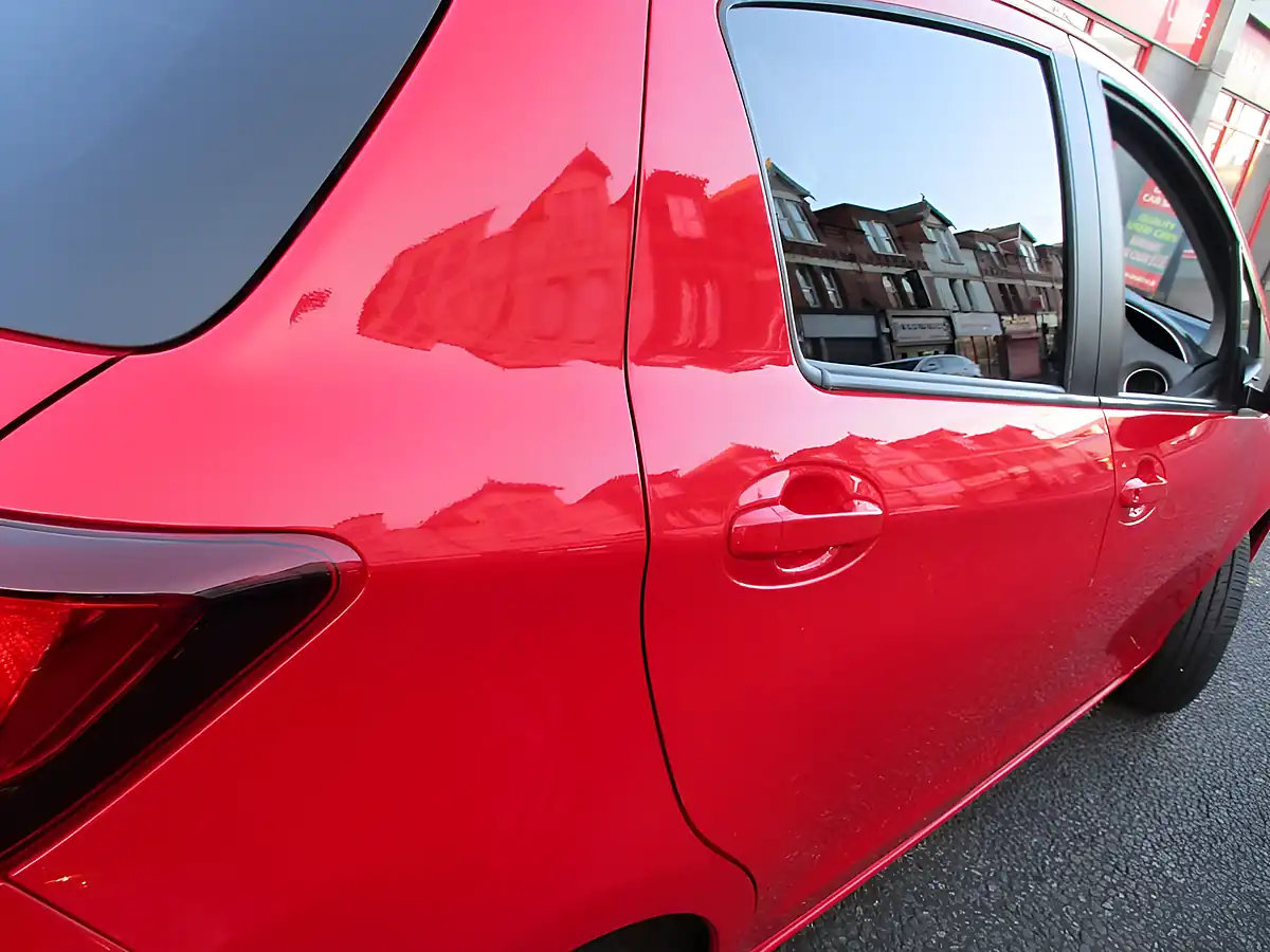 Used 2006 Toyota Yaris Icon Red - Interior and Exterior details 16