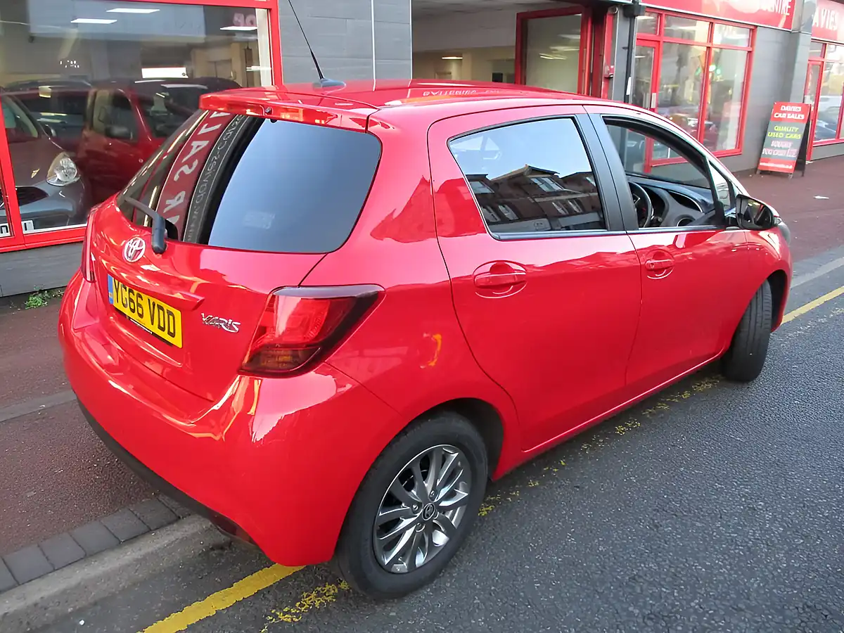 Used 2006 Toyota Yaris Icon Red - Interior and Exterior details 2