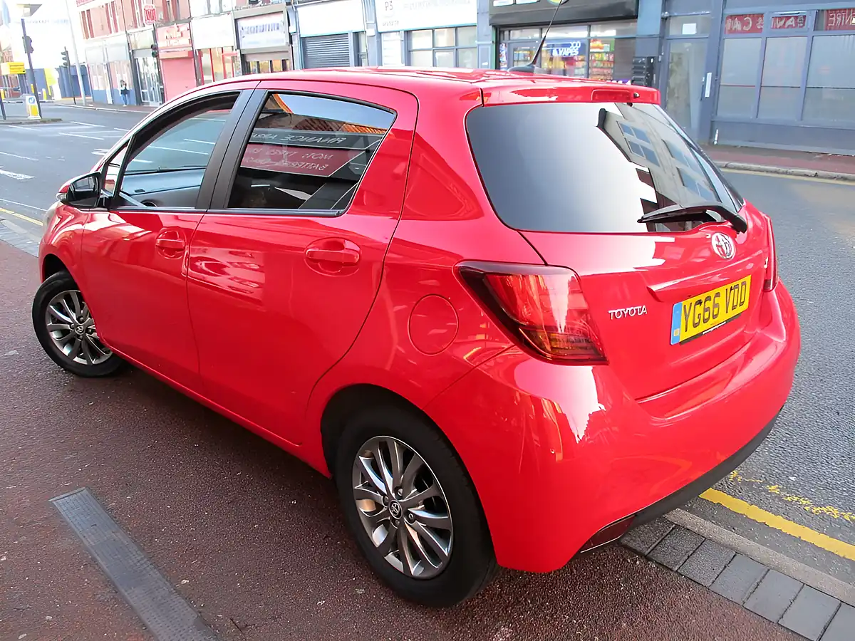 Used 2006 Toyota Yaris Icon Red - Interior and Exterior details 4