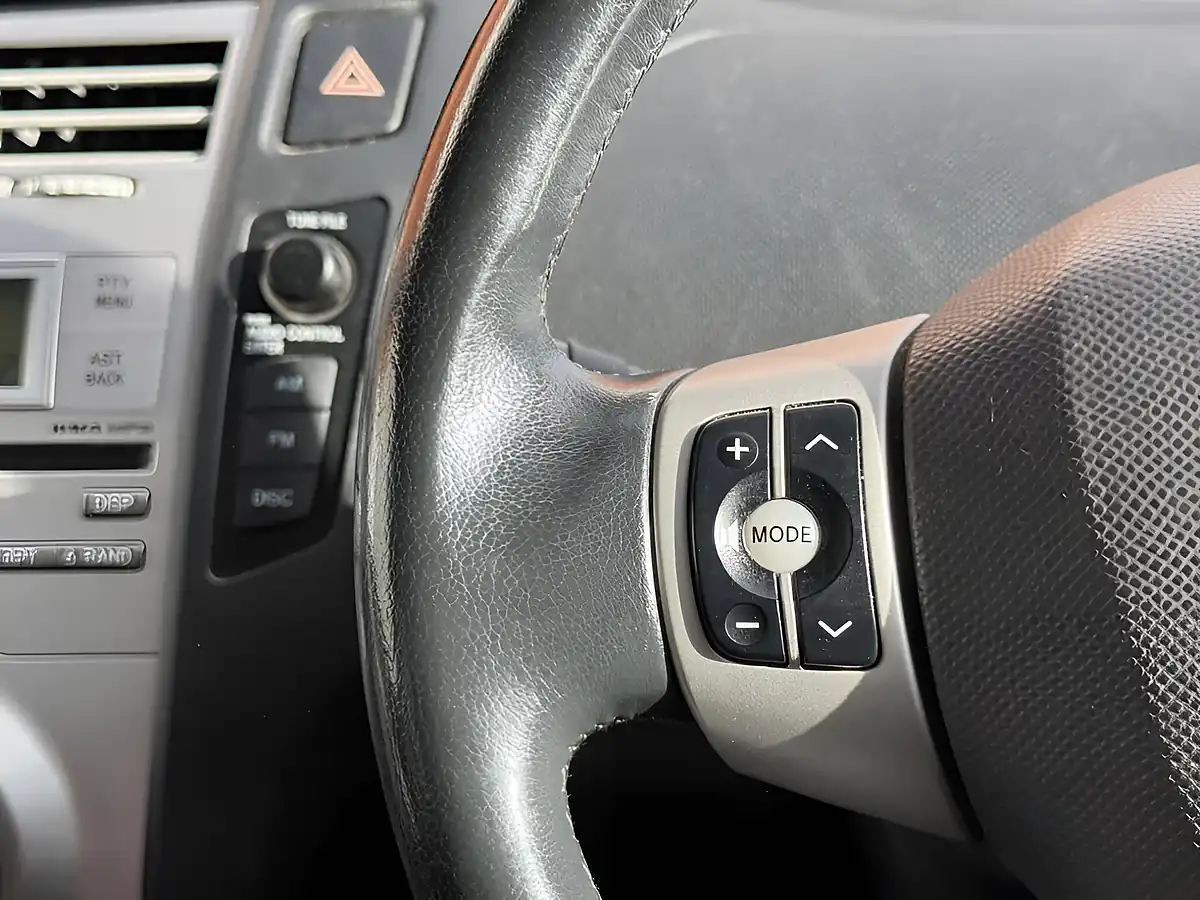 Used 2006 Toyota Yaris T3 Multimode Silver - Interior and Exterior details 18