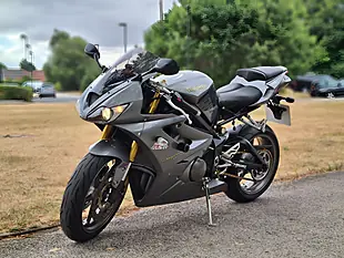 Used 2006 Triumph Daytona Standard Grey - Interior and Exterior details 9