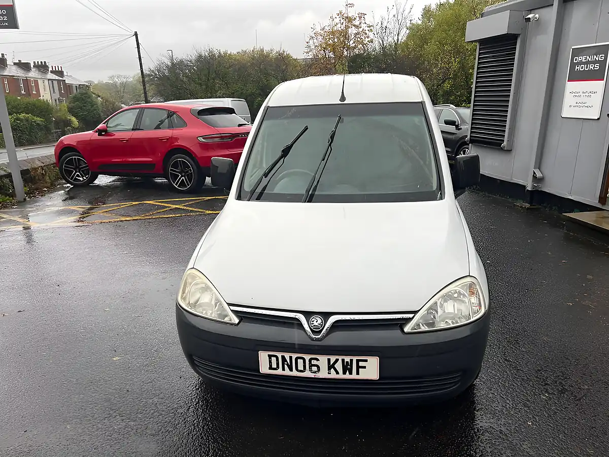Used 2006 Vauxhall Combo 1700 16v 3dr White - Interior and Exterior details 2