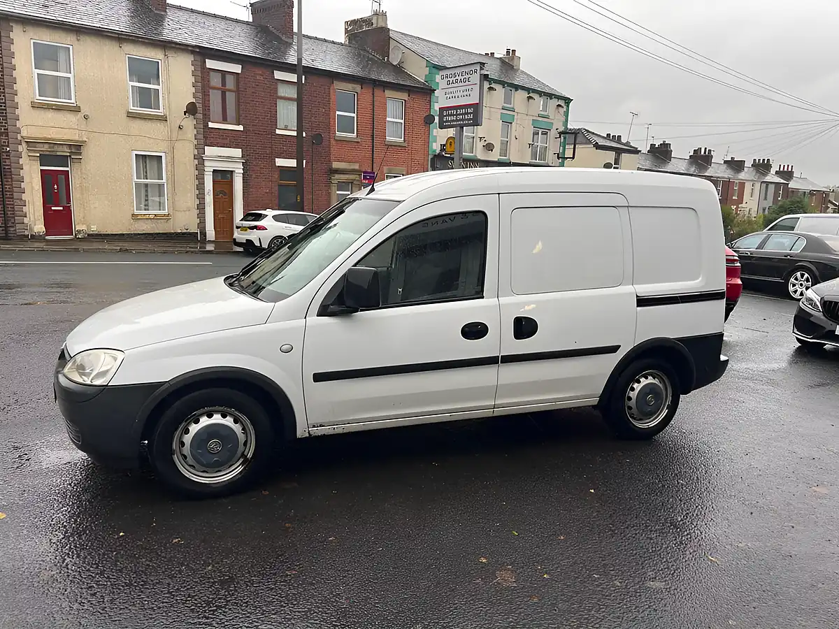 Used 2006 Vauxhall Combo 1700 16v 3dr White - Interior and Exterior details 4