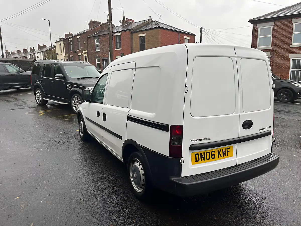 Used 2006 Vauxhall Combo 1700 16v 3dr White - Interior and Exterior details 5
