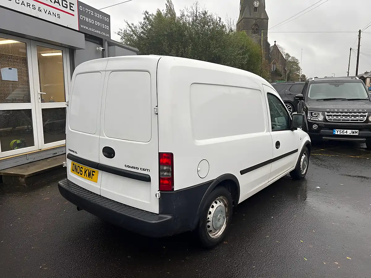 Used 2006 Vauxhall Combo 1700 16v 3dr White - Interior and Exterior details 7